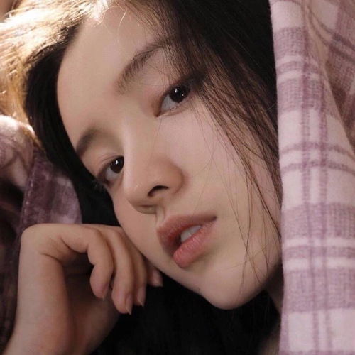 女生头像朝着光走吧,我朝着你走