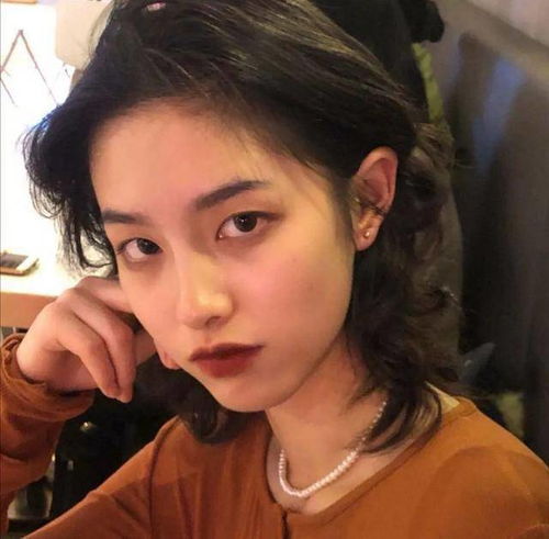 头像一瞥惊鸿芳华乱了浮生