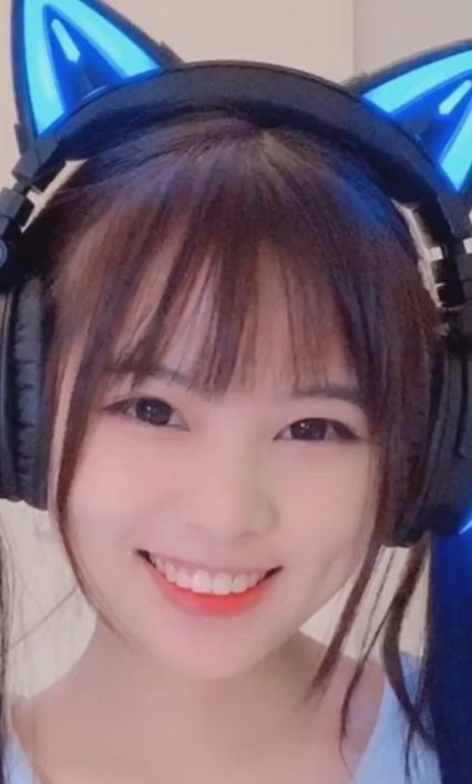 火线妹大型脱粉现场路人镜头下的她曝光后,网友骗了我们这么久