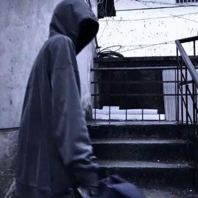 头像他未对我半分好,偏巧这感情疯长似野草