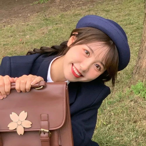 情侣头像ins风奔跑女头