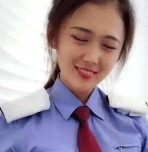女警花自嘲太胖穿制服不好看,网友确定这是胖