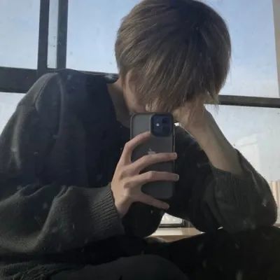 男生头像我严重怀疑丘比特是不是把我的箭拿去烤串了