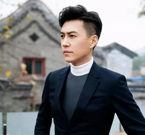 靳东妻子现身,穿着黑色t恤,曾是国际巨星,而今素颜也很美