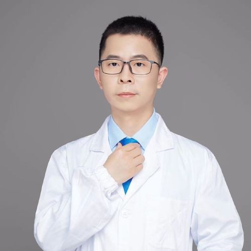 大v医生林小清骚扰17岁高中生图片曝光,据称受害者不止一个