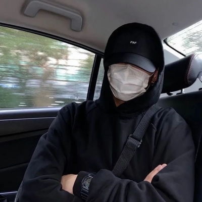 男生头像ins高级质感黄铜