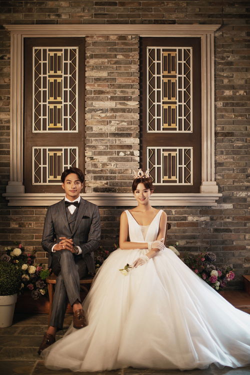 明星王烁鑫,微博晒与郭碧婷婚纱照,怎么调皮嫂子怎么想
