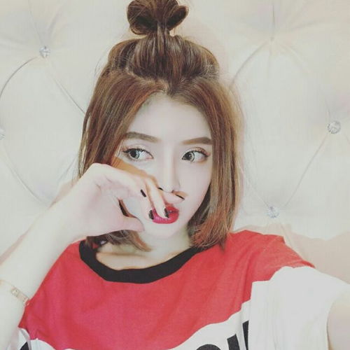 丸子头萌妹儿