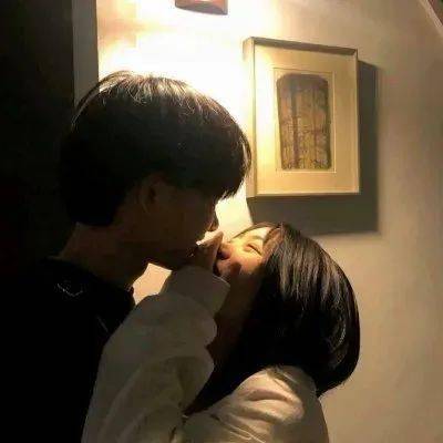 情侣头像闲人是非多一忙解千愁