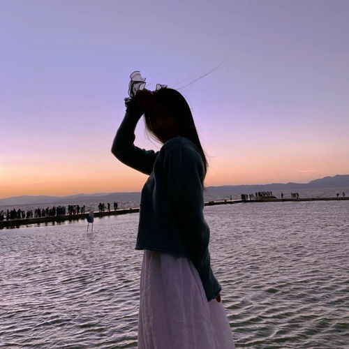 女生头像普普通通也要热爱生活
