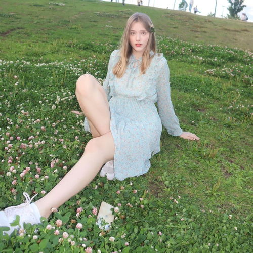 俄罗斯美女主播lyasya福利图赏漂亮脸蛋性感身材