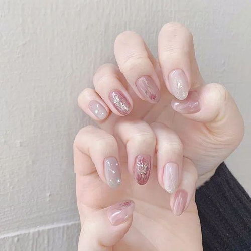 早春简约ins风美甲