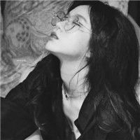 伤感女生黑白ins头像不在意的过往和你