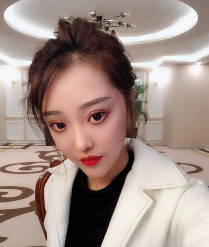 快手4大单身女土豪个个都在找对象,3人有土豪支持,她最自强