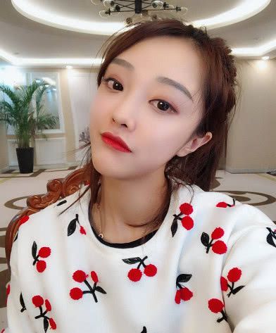 快手最火4大女土豪个个有钱任性,3人靠男人,她靠自己最励志