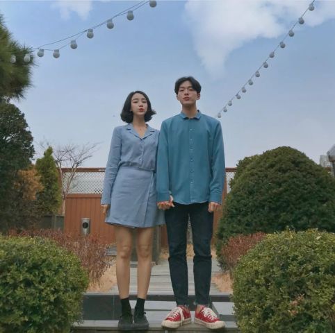 跟着ins爆红情侣学搭配,美得很高级