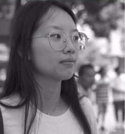 抖音情侣被当街采访,女子刚回答完就被男友绝情抛弃,网友活该