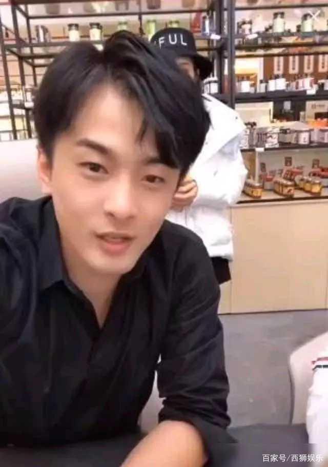 818vs716辛巴直播间隔空回应,小伊伊你啥都不是k