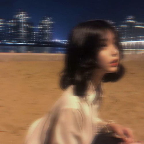 女头像ins高级感模糊匈奴