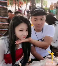 快手大乱,二驴联合7网红抵制小伊伊团队,网友聪明女人
