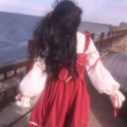 女生头像背景图爱人不要太满睡觉不要太晚