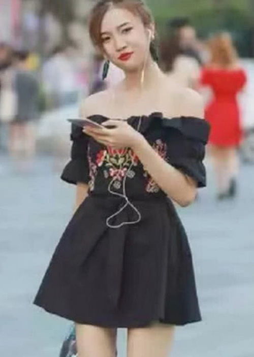 抖音短裙女神,手上的包成焦点,网友小仙女气质爆棚