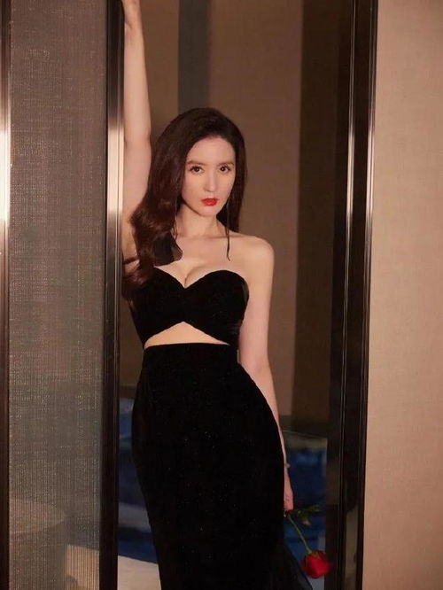 张萌身穿黑色高级礼服太给女人长脸了