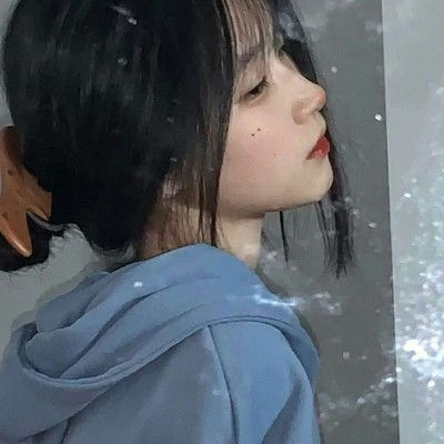 女生这样做是在含蓄告诉你不喜欢你