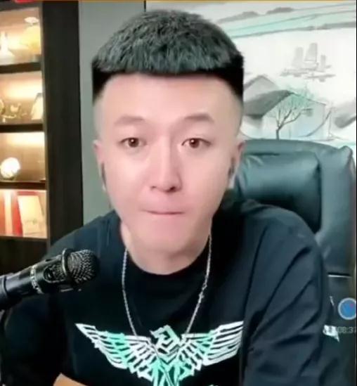 快手网红二驴开播带货赔100w,与平荣发生激烈争吵
