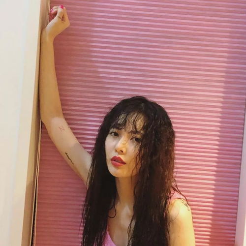 补更计划泫雅大晒超美自拍更有女人味了