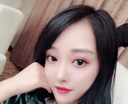 快手一姐突然更改直播时间,竟然惹怒某网红粉丝你快退网吧