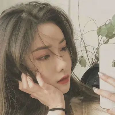 头像舍上大学必备的御姐高级感头像拍抖音发的伤感文案