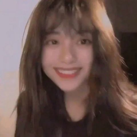 女头像ins高级感模糊微胖