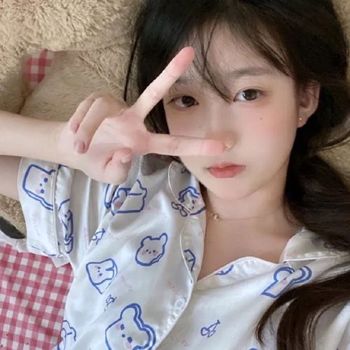 ins女生头像不断进步能治愈一切失意和自卑