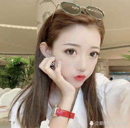 小伊伊的衣品有多好白t搭出潮流感,00后我也试试这样穿