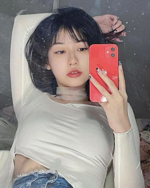 ins菩萨程女士顶级性感腰臀比眼神迷离太勾人