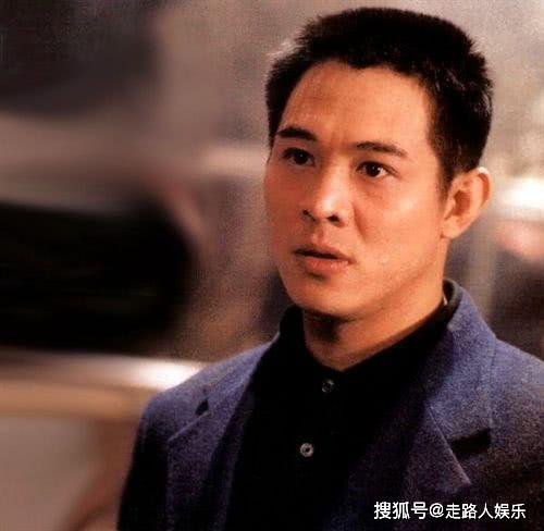 李连杰晒年轻照片,功夫皇帝这一生不仅功夫好,曾经也是小鲜肉