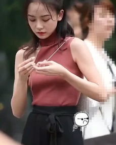 抖音街拍女神,高冷姐秒变萝莉范,背影却一细节暴露太多信息
