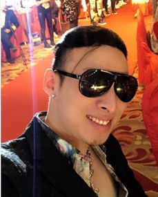 快手网红公开宣布出柜直播扬言吻散打哥yy白小白丧良心猥琐