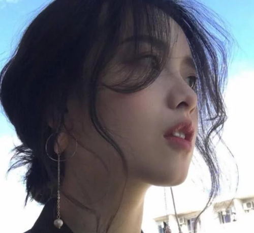 女孩子的眼睛有这3个标志,天生自带眼妆,异性缘爆棚眉毛