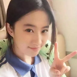 抖音网红为变明星整容,女的八年整成杨幂,老公变成低配李易峰