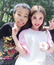 每次陈山直播的时候满屏都是女人跑车