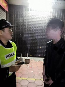 梧州男子在快手直播割腕,自称心情不好,想试一试割腕痛不痛...