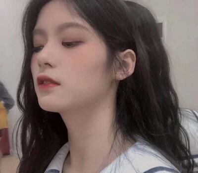 每日一笑前几天发生一件丢脸的事,门诊有个女病人说脸痒....