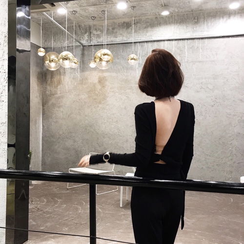 背影头像丨幸福是自己的,永远不要拿别人来做参照