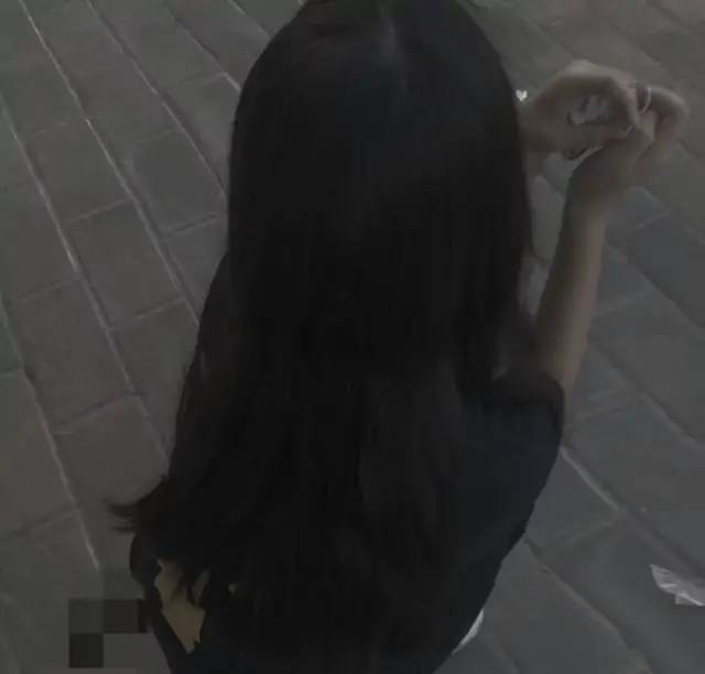 ins风格不露脸女生头像当你选定一条路,另一条路的风景便与你无关了