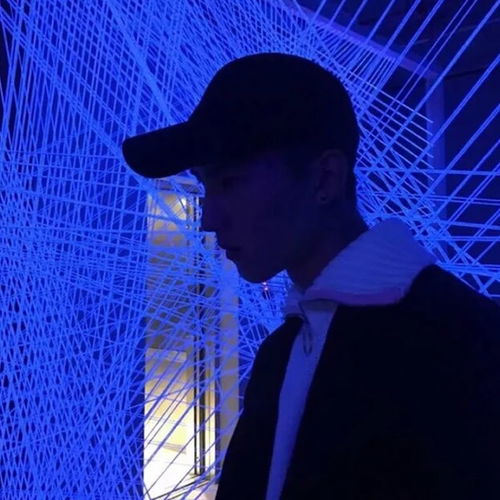 深夜侧影