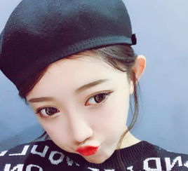 杨清柠社会蹲晒aj,小伊伊网红靴亮眼,谁胜谁负