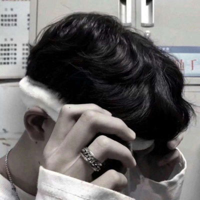 干净阳光的男生头像高清但见故人踏花返