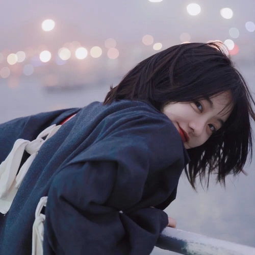 女生动漫头像ins高级质感小众短发女孩